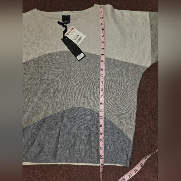 Aaeda Grey Color Block Oversized Sweater Small New - Picture 6 of 7